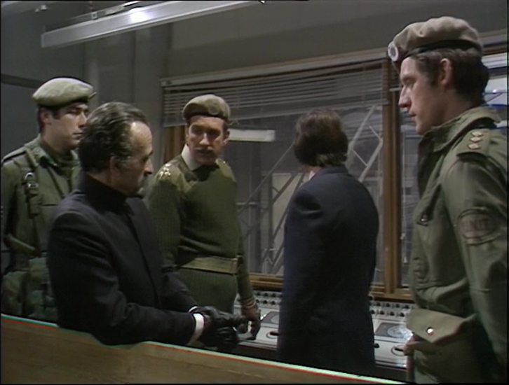 DWUDatabase's tweet photo. The Brigadier in a lot of these scenes treats the Master in the same way he treats the Doctor. I remember loving Face of the Enemy but this has made me want to revisit it even more #DoctorWho #ClawsofAxos https://t.co/5117upLvmS