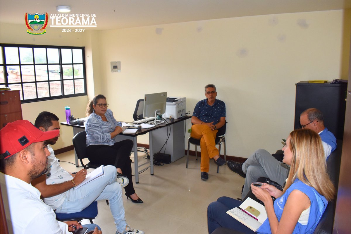 alcteorama's tweet photo. Se realizó un espacio de socialización entre la oficina de Derechos Humanos de la ONU y los secretarios de despacho de la administración Municipal, en aras de identificar aliados estratégicos y oferta institucional de entidades externas, que le aporten al desarrollo del Municipio https://t.co/aEgClt6HhV