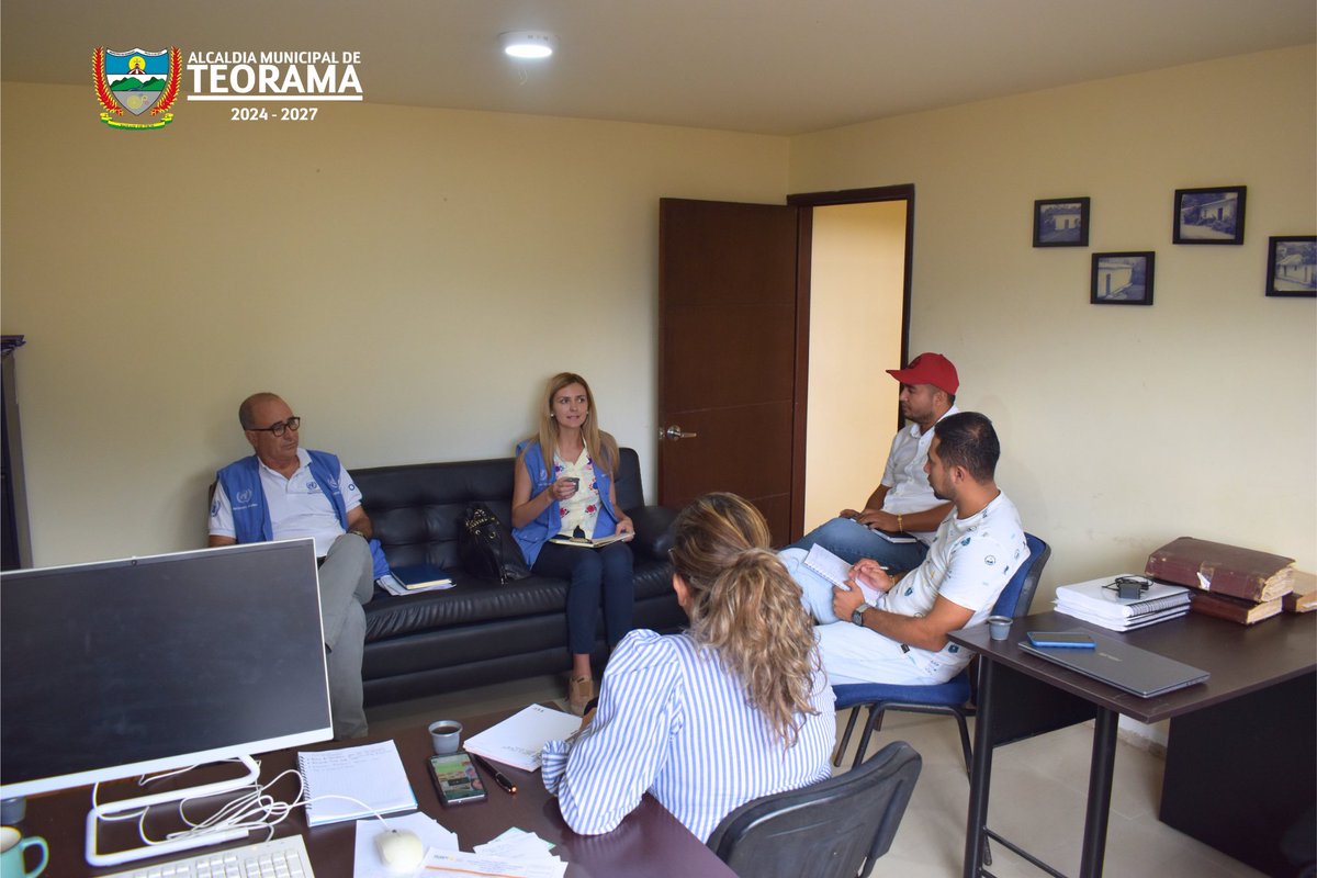 alcteorama's tweet photo. Se realizó un espacio de socialización entre la oficina de Derechos Humanos de la ONU y los secretarios de despacho de la administración Municipal, en aras de identificar aliados estratégicos y oferta institucional de entidades externas, que le aporten al desarrollo del Municipio https://t.co/aEgClt6HhV