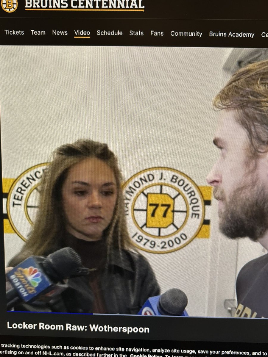 Can we send out the #smokepatrol for the <a href="/7News/">7News Boston WHDH</a> reporter in this picture interviewing <a href="/bruins/">Boston Bruins</a> parker wotherspoon?

#bruins #boston7 #NHL