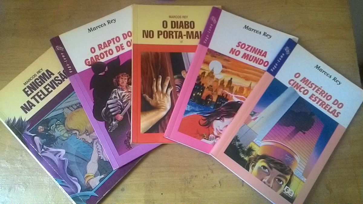 Nem pense muito. Nem tente parecer descolado. Qual era o seu livro favorito aos 12 anos de idade? O meu na verdade eram vários. Era obcecada com os livros do Marcos Rey na Coleção Vagalume, reli muitas vezes, cada um. Desde aquela época já curtia histórias policiais.