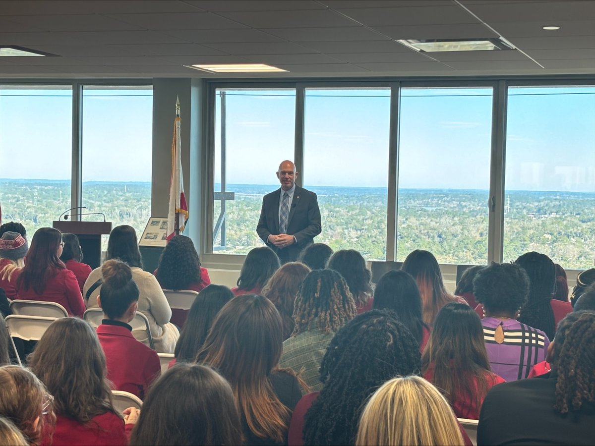 Yesterday, Secretary Eric Hall joined @PaceCenter youth and staff for Pace Day at the Capitol. Secretary Hall had the opportunity to share remarks with the youth about believing in themselves and recognizing their full potential.