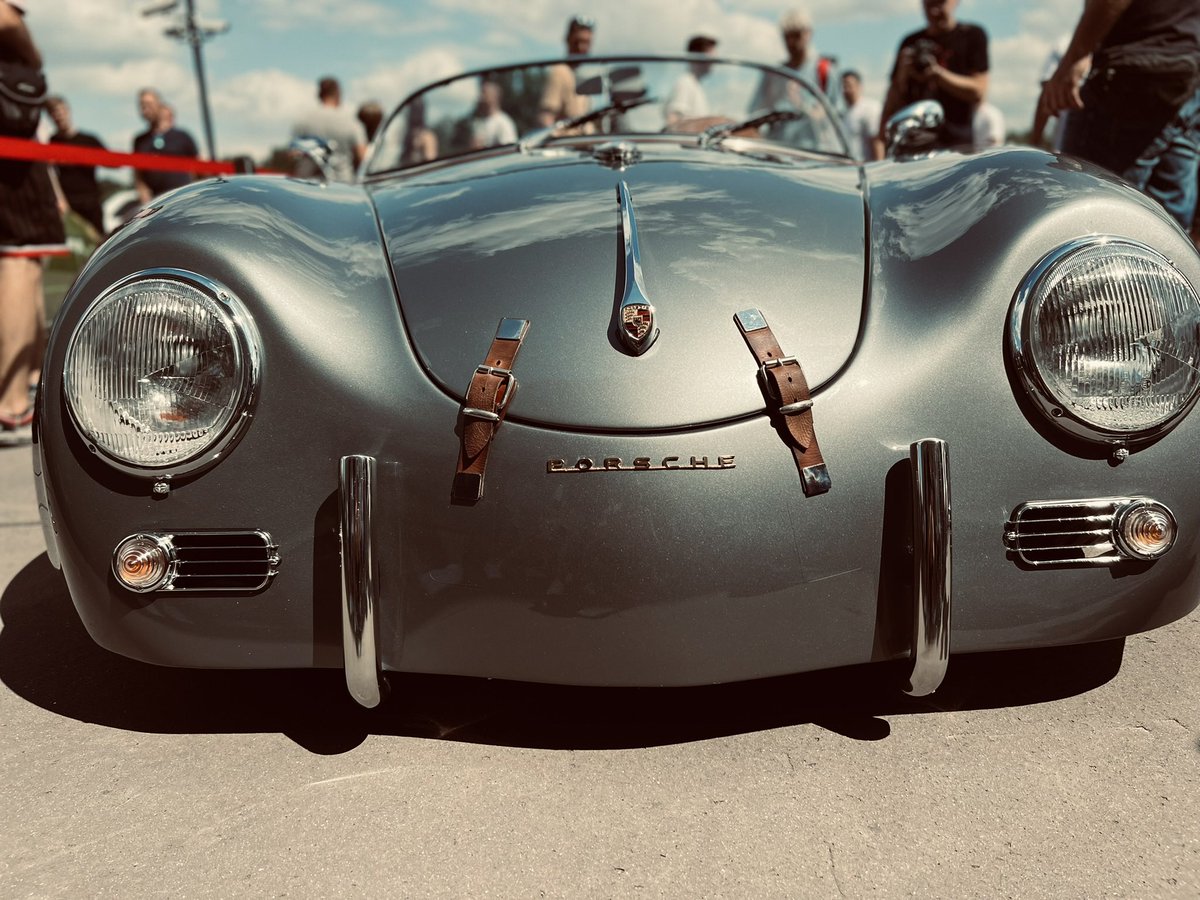 Classic Porsche always on 🐽 #porsche356 #porsche356speedster #ultrace #porscheclassic #356 #7aut #porscheclub #tunningcar #stancedaily #nightride