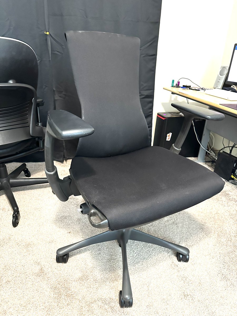 UnicityPoint's tweet image. Got my dream office chair for home (Herman Miller Embody) used on the cheap and just upgraded it with a memory foam pad in the seat pan. I’m a happy gamer 😍