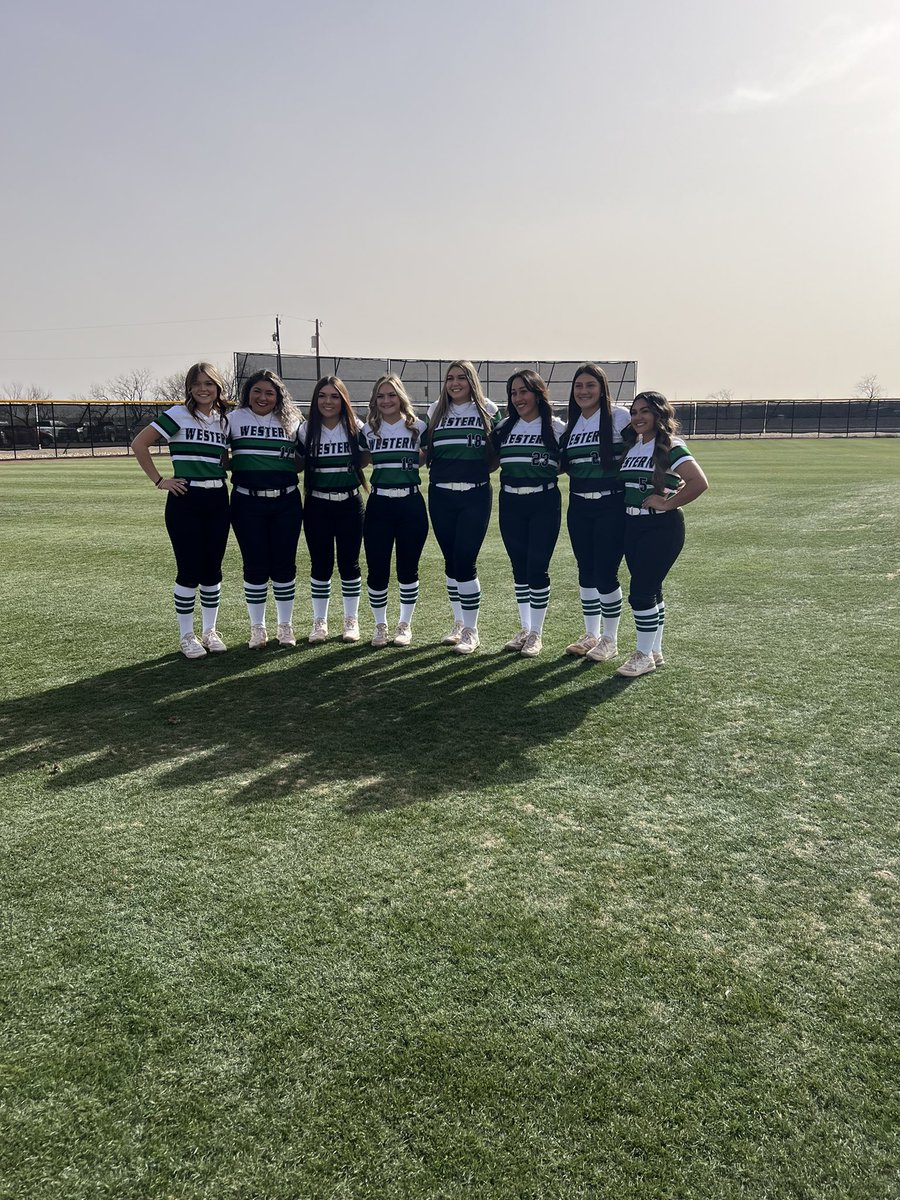 WTC Softball tweet media