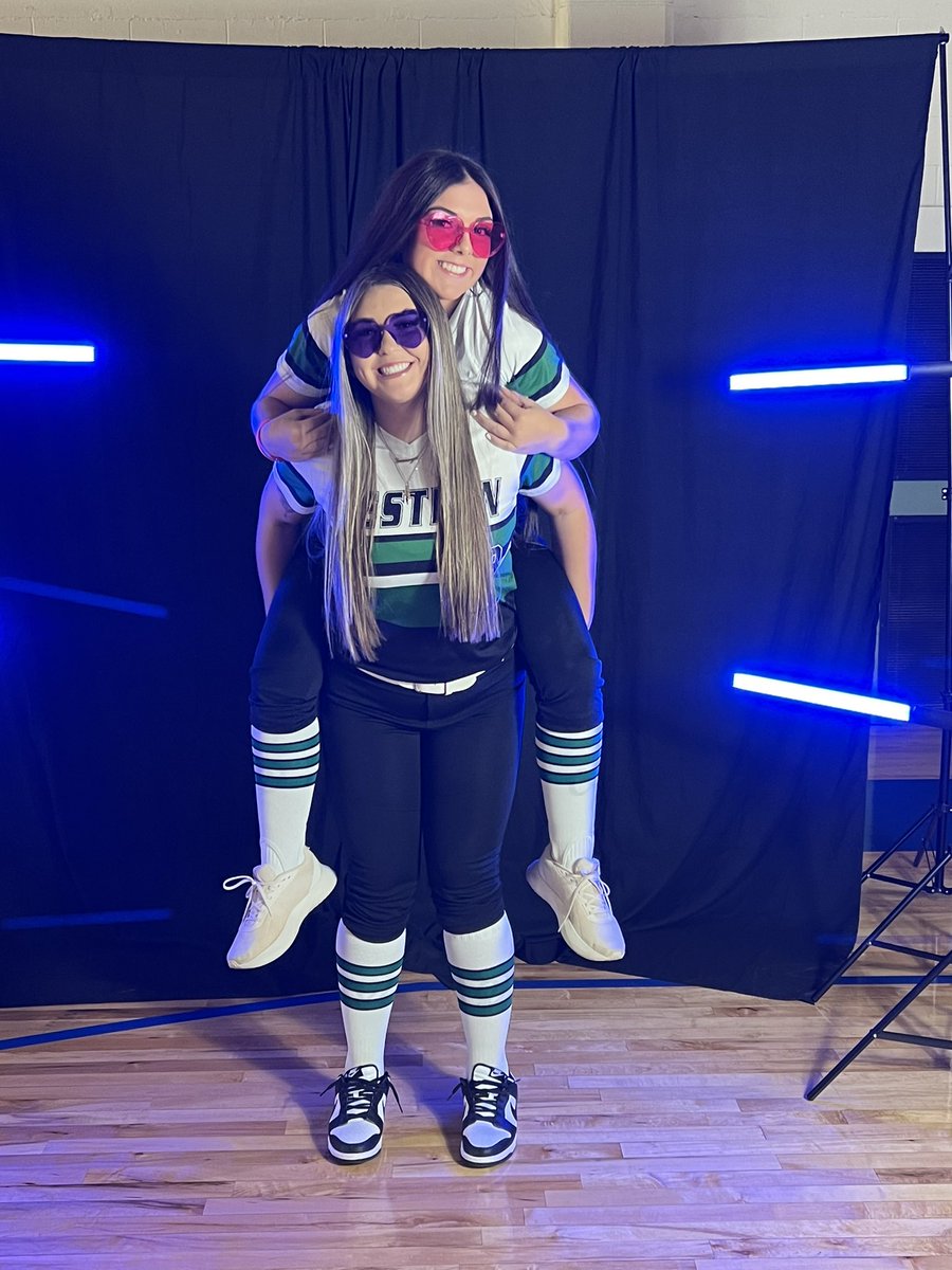 WTC Softball tweet media