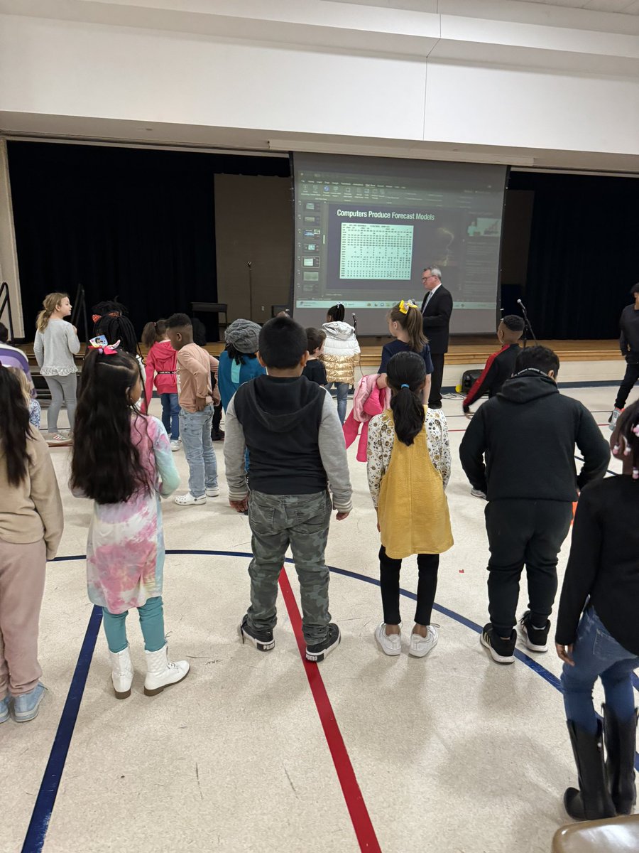 DiggsLatham's tweet photo. Thanks for visiting Mr. @brianslocumwxii, meteorologist, with @wxiiweather @WXII . Our 2nd and 5th graders had a great time learning more about weather from you. #WSFCS #WSFCSScience https://t.co/OZmk5zUj17