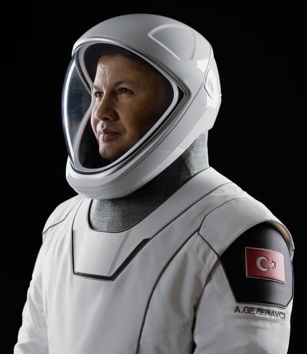 BBC Türkçe'ye konuşan eski NASA astrofizikçisi Umut Yıldız: “Türkiye’de insanlar, ‘Uzaya giden bir astronotumuz var ama ne kendi roketimizle gittik, ne Türkiye’deki bir roket fırlatma rampasında gönderdik. Space X’in roketine para verildi ve gidildi’ diye düşünebiliyorlar. Ancak