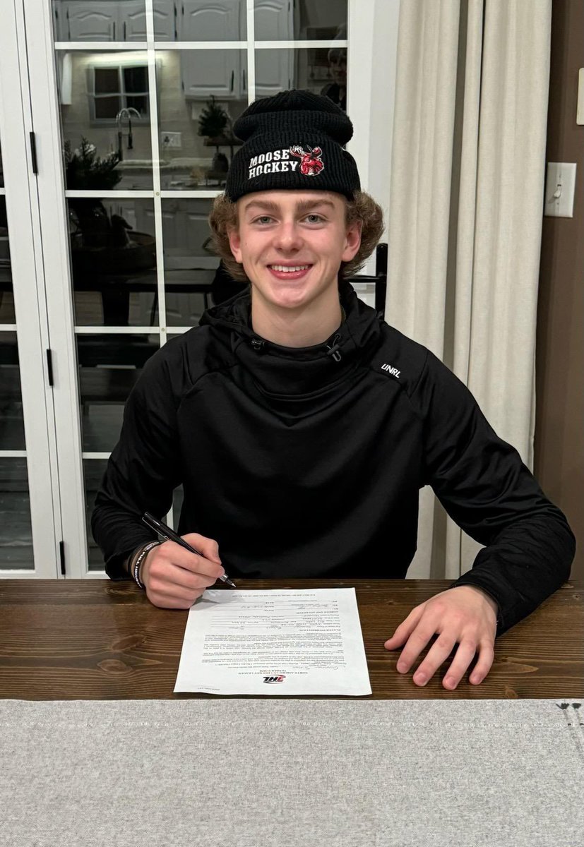 🚨TENDER ALERT🚨 

We excited to announce the signing of Forward from Monticello HS, Gunnar Simon!

Simon is in his final year at Monticello HS. In 15 games, he’s produced 12 goals and 28 assists.