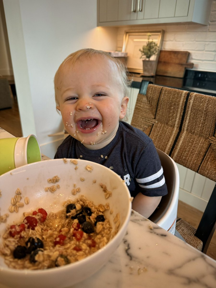 JJWatt's tweet photo. Spoon-using skills are a work in progress… https://t.co/ZyTp9RaifQ