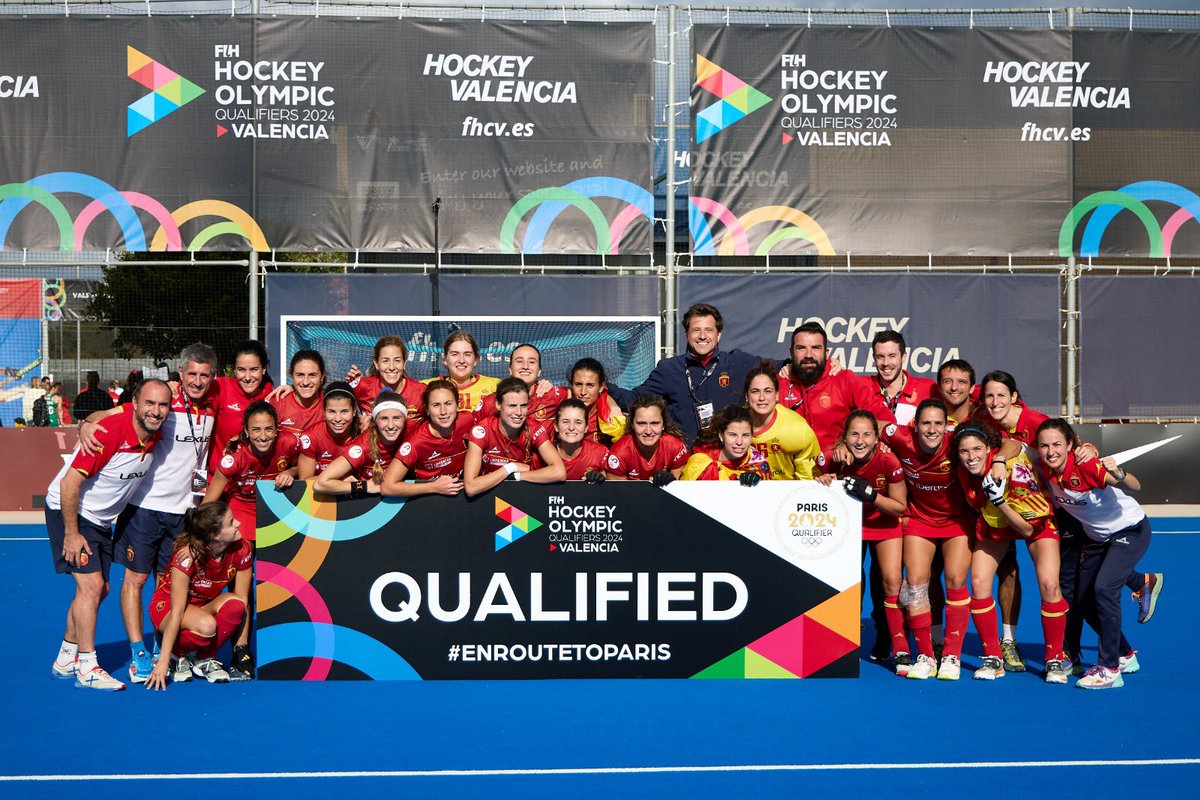 ¡OLÍMPICAS!

La selección española femenina de hockey supera a Irlanda en los shoot outs (3-0) y consigue el billete para los JJOO de París 2024.

¡Enhorabuena!

📸 <a href="/rfe_hockey/">RFEH Hockey</a> 

#hockey #hockeyespaña