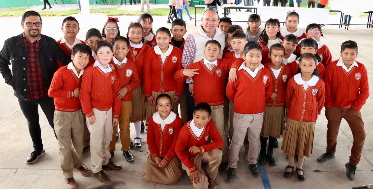 ManuelVilchisMV's tweet photo. Hoy, es día de celebración para la #Escuela Primaria Estatal Emiliano Zapata Salazar en el Ejido de San Francisco Tlalcilalcalpan por la Supervisión de Entrega de la #Techumbre https://t.co/HX4hoFe42d