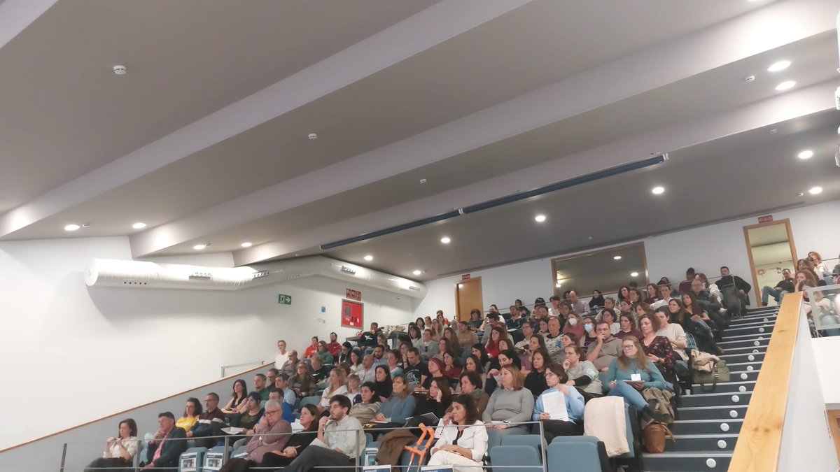 DislexiaMADRID's tweet photo. Iniciamos la jornada con gran afluencia de público 😃 https://t.co/N31pEt7AEl