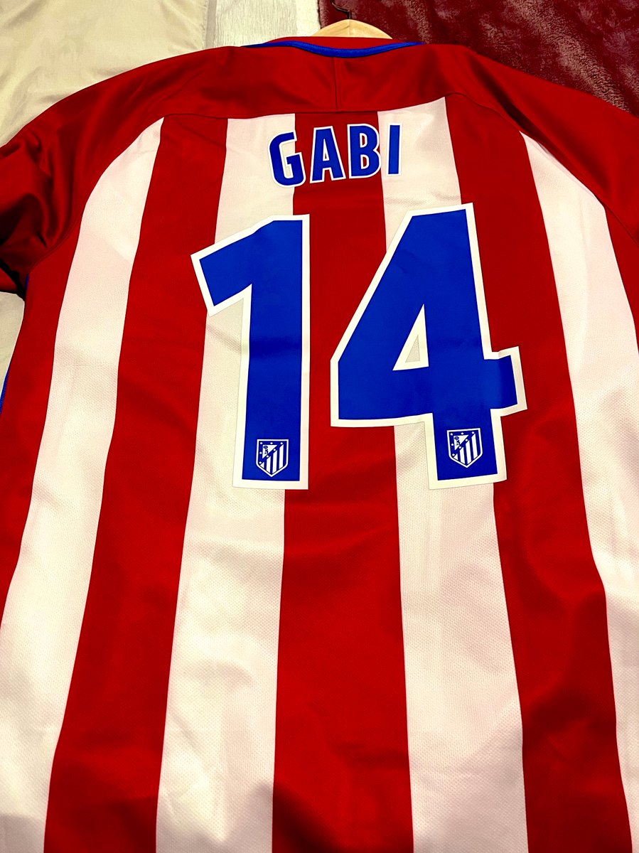 David Barcenilla (@dbarcenilla) on Twitter photo - Va a venir mi madre a vernos,ponte otra ropa que no sea la de estar en casa.
+Vale,no te preocupes que hoy me ve elegante.
La elegante:
#ALaVozDelCapitan
<a href="/p_rambla/">Peña Atlética Gabriel Fernández</a> - Va a venir mi madre a vernos,ponte otra ropa que no sea la de estar en casa.
+Vale,no te preocupes que hoy me ve elegante.
La elegante:
#ALaVozDelCapitan
<a href="/p_rambla/">Peña Atlética Gabriel Fernández</a>