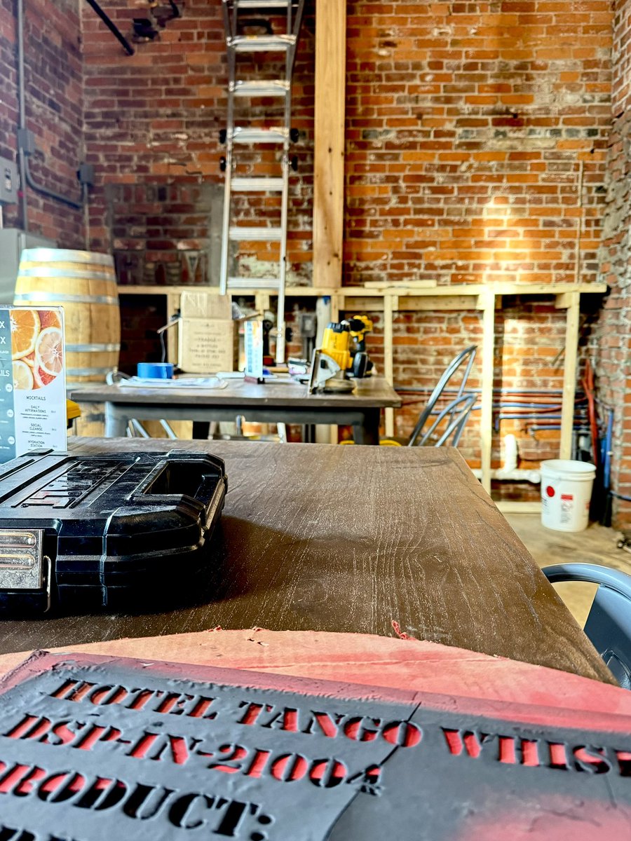 Hotel Tango tweet media