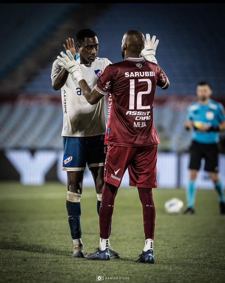 Zairbz8's tweet photo. @2en4dias 🤜🏽🤛🏽 https://t.co/MKLPfJb9Sd
