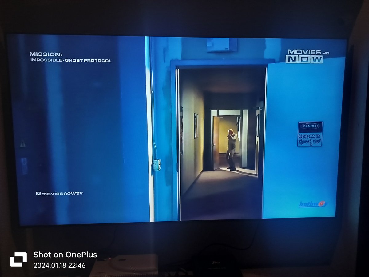 simhadhamari's tweet photo. #เฒเฒจเณเฒจเฒก #Kannada sign boards in Movie #MissionImpossible #Ghostprotocal #Tomcruise https://t.co/v8hY2bYEke