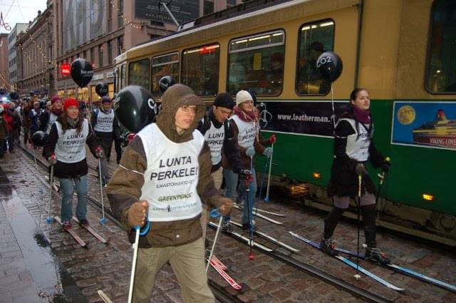 mariarautanen's tweet photo. Onko Manskulla näkynyt näitä hiihtäjiä tänään? 🤔
#lumigate https://t.co/Ua8mdWvr99