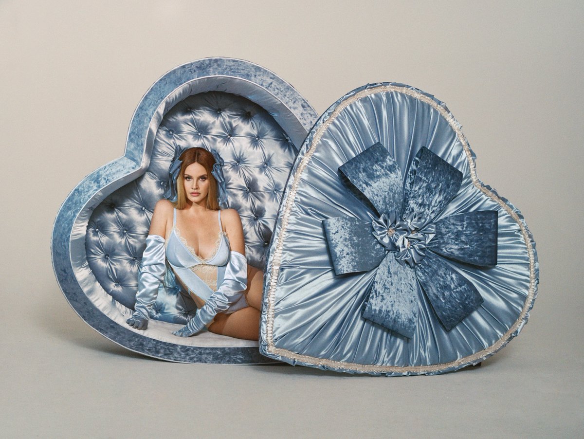 viewsfrance's tweet photo. Lana Del Rey pour SKIMS, photographiée par Nadia Lee Cohen pour sa campagne annuelle de la Saint-Valentin. https://t.co/DFqA2QX8mu