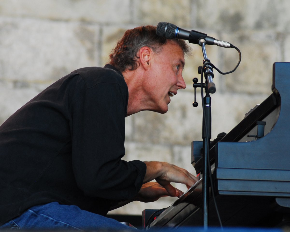 #NakedlyExaminedMusic welcomes @brucehornsby on the show to talk about his adventurous, melodious tunes: nakedlyexaminedmusic.com/nem209-bruce-h…