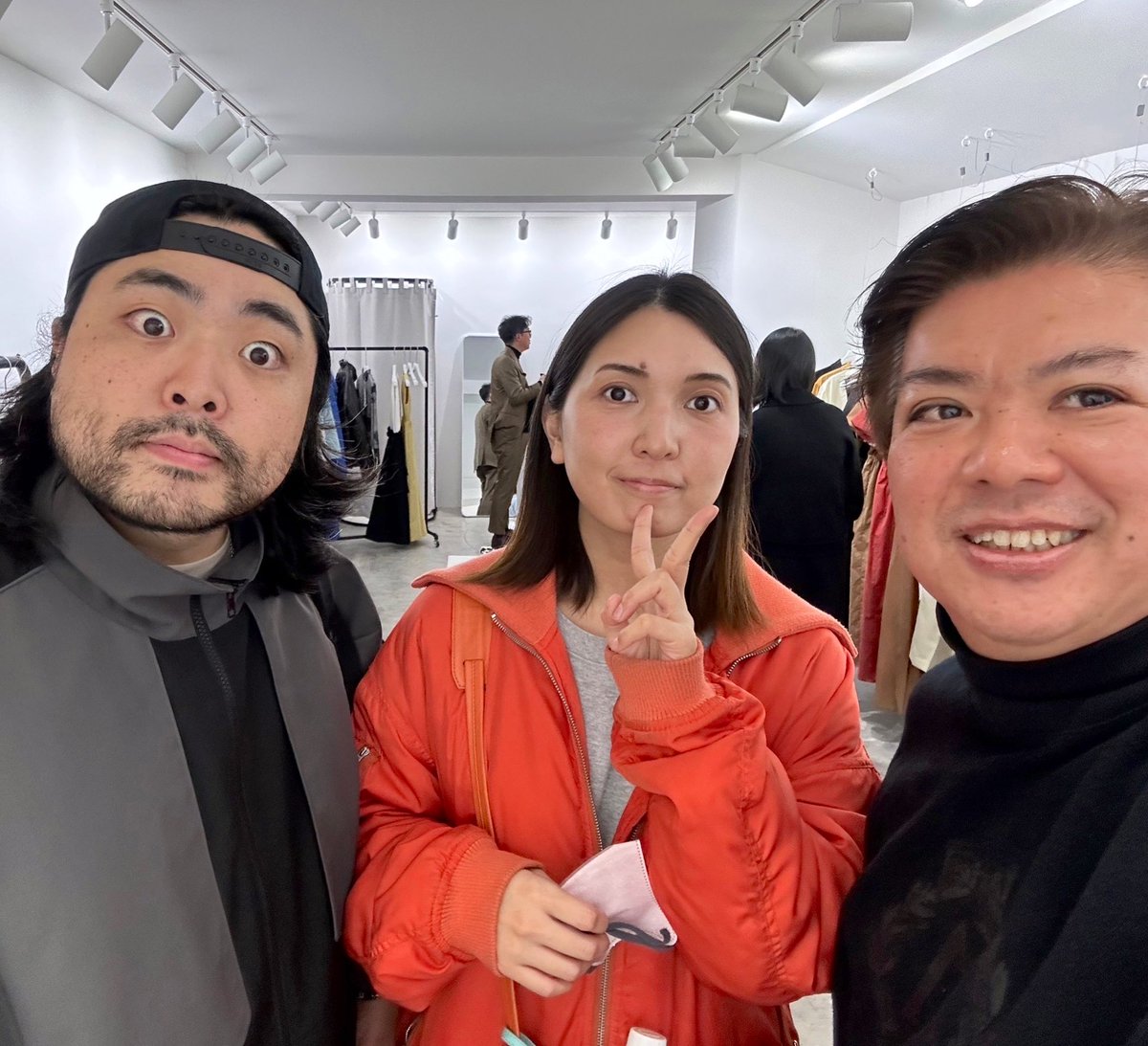 sami72u's tweet photo. #Limue #ELOOPS #展示会
🥞竹田航×さいとう×パンケーキ王子🥞
#アームラコール #楽しかったです
#ネックレスかわいい 🔑✨ https://t.co/zMdwFSWAEN