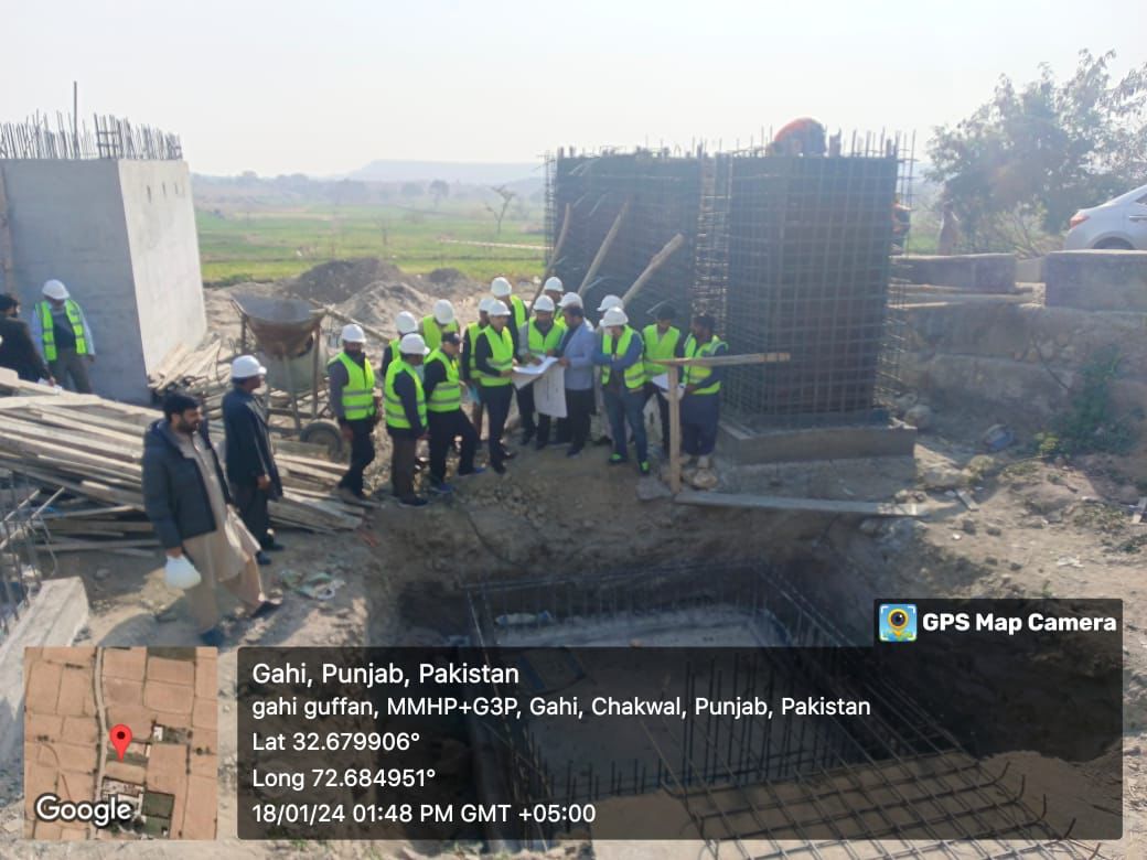 PRMSC_Official's tweet image. Mr. Asadullah, the Project Director of PRSWSSP, conducted a visit to oversee the ongoing construction works on Overhead Reservoir, Tubewells, and Sewerage Treatment Plants sites in three villages (Ghai, Makhiyal, and Gufanwala) of Tehsil Kallar Kahar.
#PRMSC  #lgcd #Pakistan