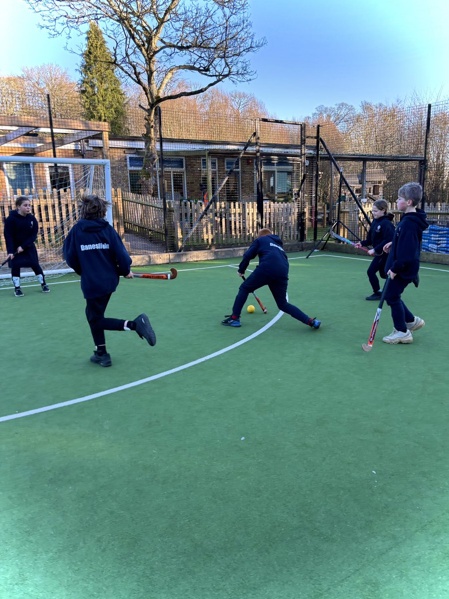 Year 6 enjoyed their Hockey Tournament this afternoon. Named after the Harry Potter house animals, The Badgers won all 3 of their matches against The Ravens, The Snakes and The Lions making them the overall winners! 🦡 🐦‍⬛ 🐍 🦁 @DanesfieldSchl