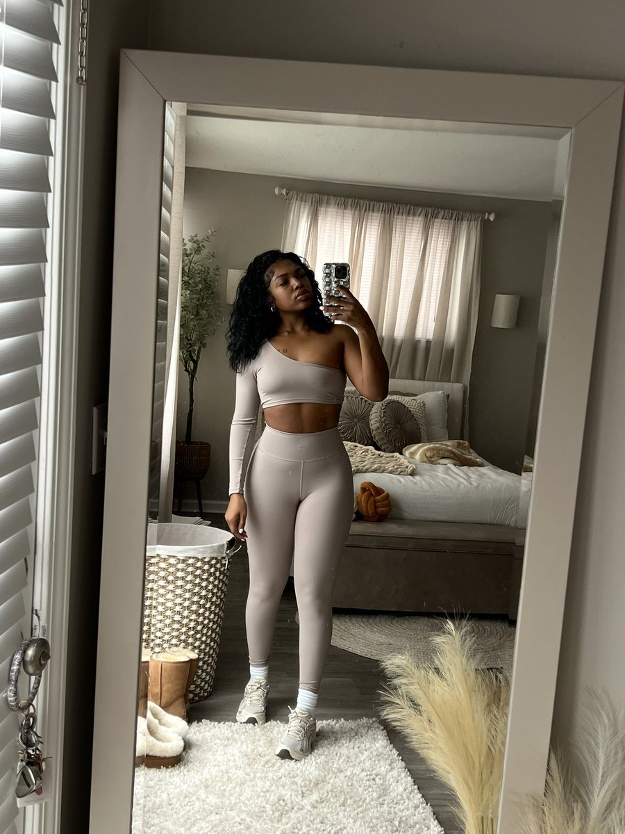 chemonee's tweet photo. gym girlies quote this with result pics! I need some motivation! https://t.co/wexTmrH0Nv