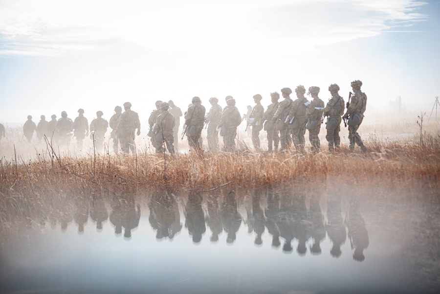 #photooftheday
aerotechnews.com/photoarchive/ 
U.S. Army Soldiers assigned to the 4th Infantry Division walk onto a land navigation course in pursuit of the Expert Infantryman, Soldier or Field Medical Badge on Fort Carson, Colorado ...