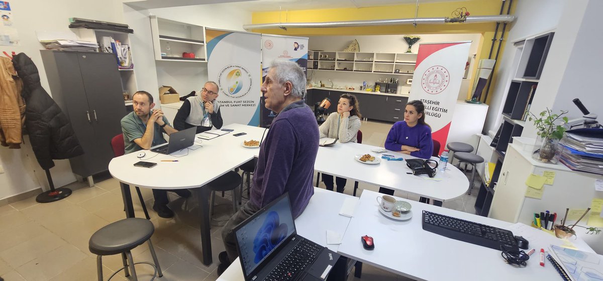 İSTKA tarafından desteklenen, Ataşehir İlçe Milli Eğitim Müdürlüğü tarafından yürütülen projemizin Mentor Öğretmen Eğitici Eğitimi Faaliyetlerinden Astronomi ve Uzay Bilimleri Eğtiminde, İstanbul Uni.'den Prof. Dr. Ahmet Talat SAYGAÇ engin bilgilerini bizlerle paylaştı.

<a href="/tcmeb/">Millî Eğitim Bakanlığı</a>