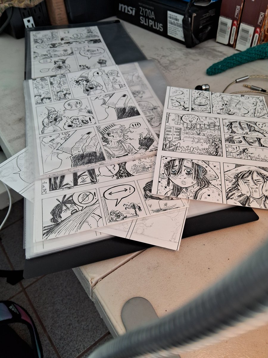 5toMARTES's tweet photo. I get so frustrated with how much time is taking me to do this mini comic until I look back. Dang, girl, keep it up! https://t.co/57hgSlUijl
