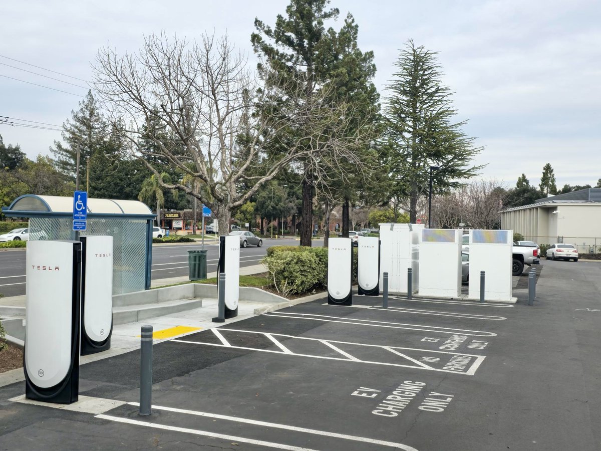 New Tesla Supercharger: Los Gatos, CA - Los Gatos Boulevard (8 stalls) tesla.com/findus?locatio…