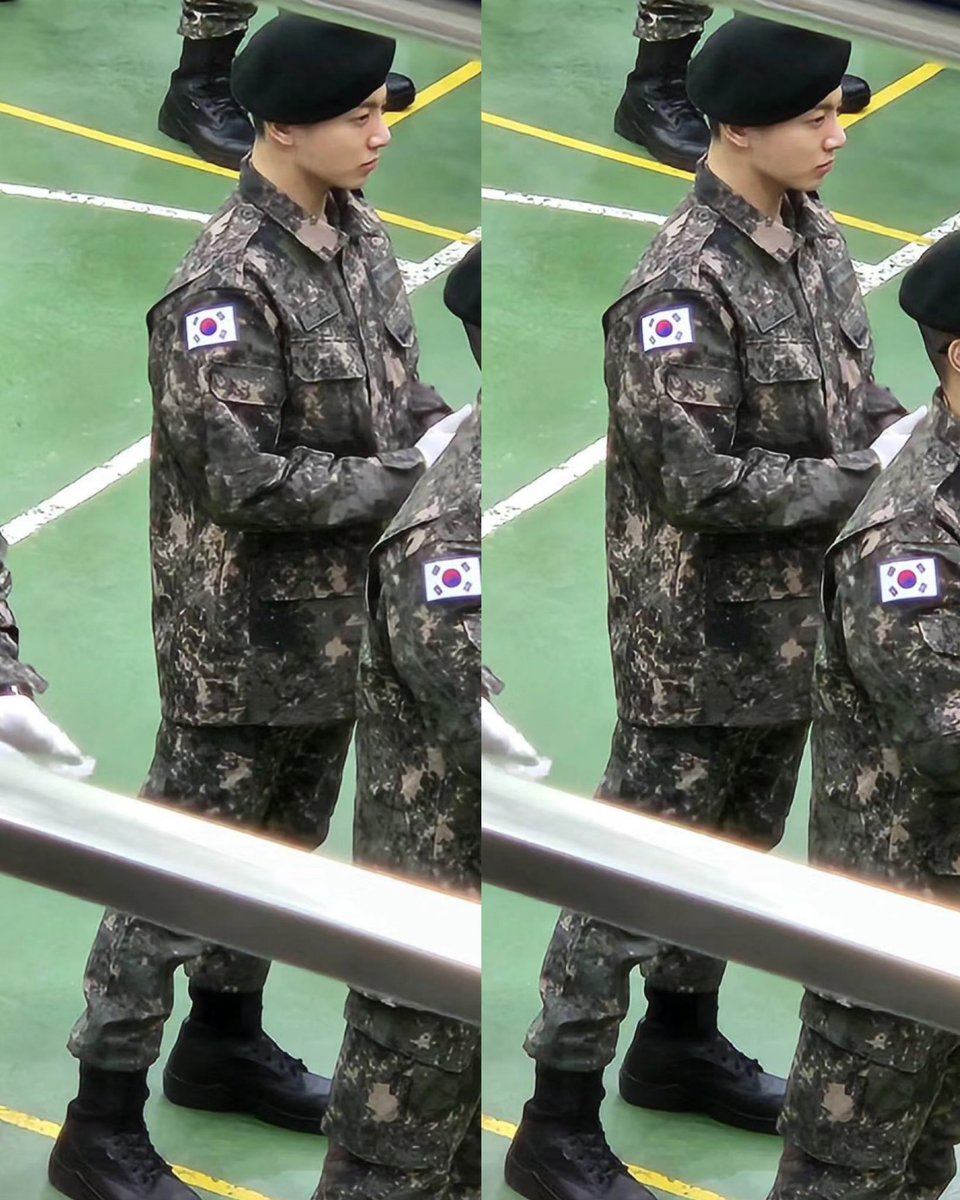 KooMu_twt's tweet photo. 이병 전정국 미쳣다 각 미쳣네 ㅠ https://t.co/wHank3M7uR