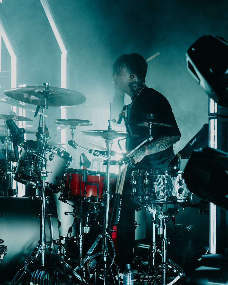 badomenscult's tweet photo. A MESSAGE FROM BELOW. https://t.co/OSPesAbhzV