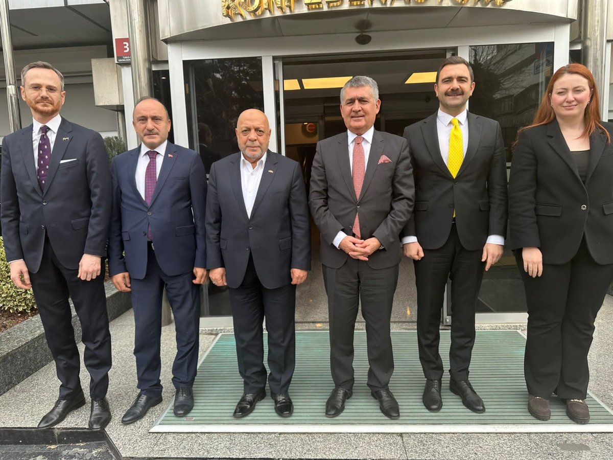 ozsagliksen's tweet photo. TÜSİAD Başkanı Turan’dan HAK-İŞ’e Ziyaret 

Haberin devamına web sitemizden ulaşabilirsiniz⤵️
https://t.co/chRC5Kff62 https://t.co/KNWbsN6zPQ