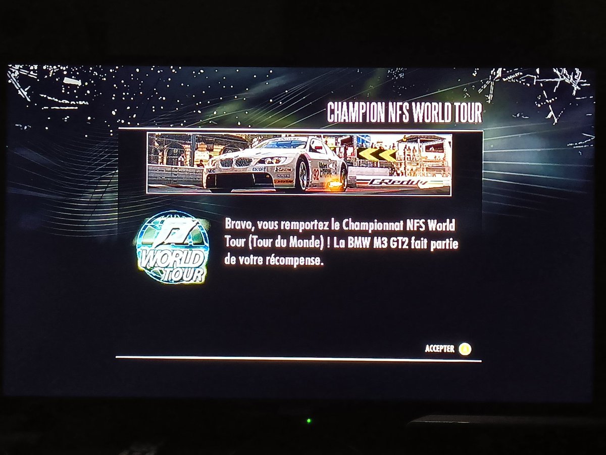 real_bigvilo's tweet image. #NeedForSpeedShift fini sur #Xbox360. Pour un #NFS orienté simu, je m'attendais à pire, mais finalement de bonnes sensations (si on oublie les voitures qui volent lors de certains gros contacts) et de petits défis en course pour donner plus d'intérêt.