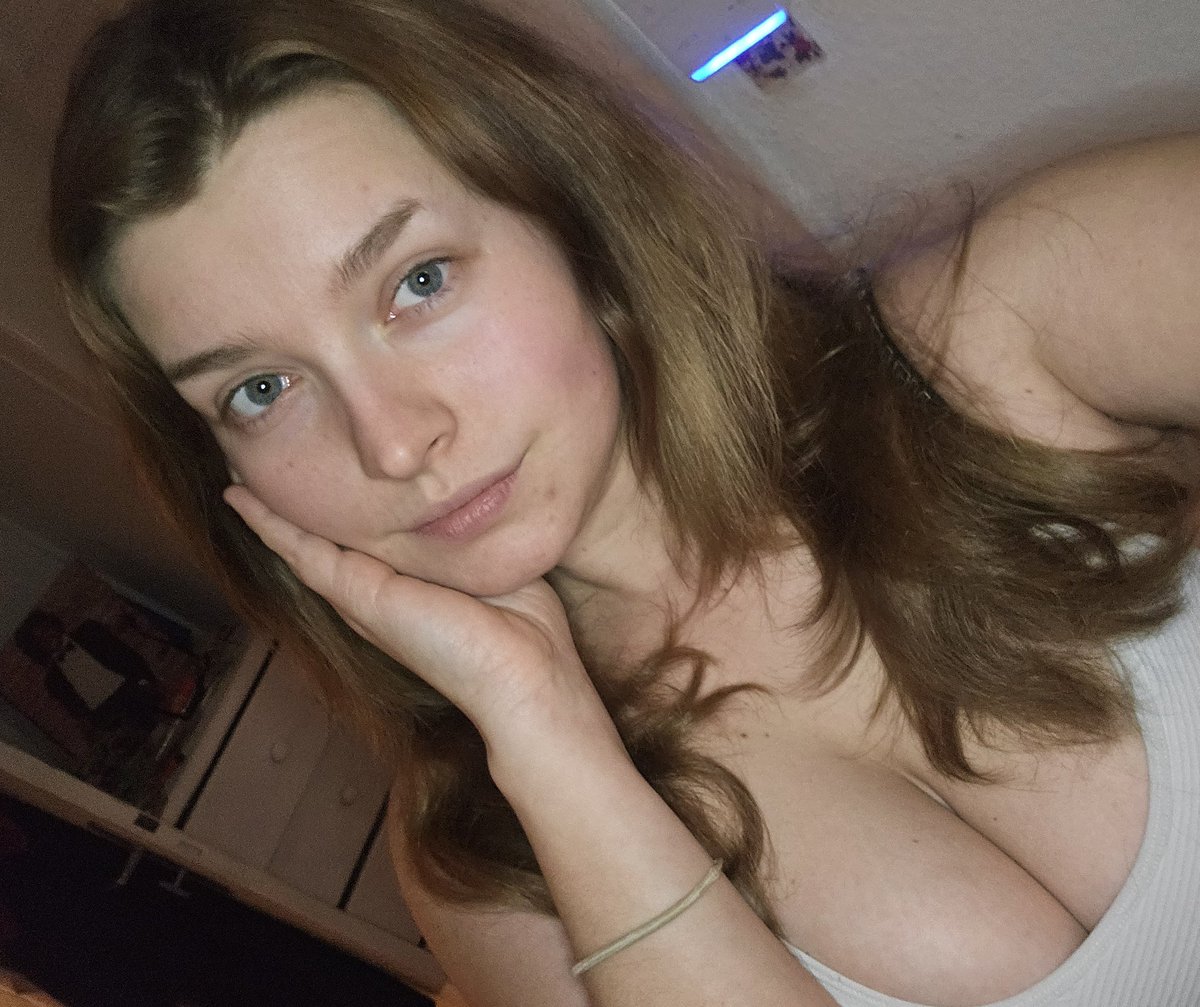 Ich bin schon etwas müde Leute ❤️ ich wünsch euch eine gute Nacht ❤️