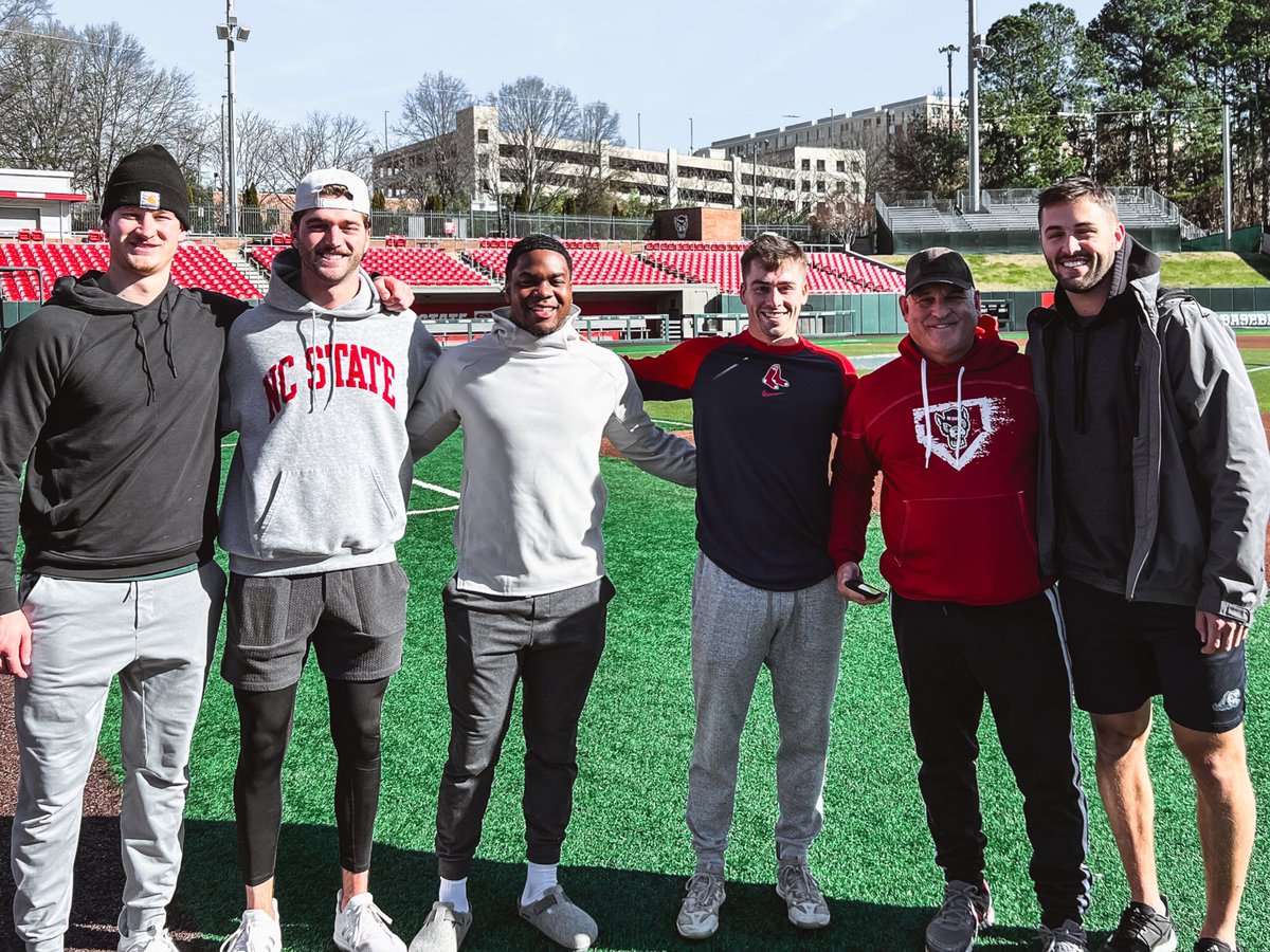 A special group of visitors today at The Doak 🐺 #Pack9 x #PackPros