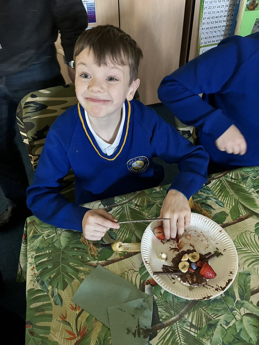 HolySpiritWA9's tweet photo. #Rainforest welcomed our lovely Governor, Jimmy, to our session this morning 🤩 We used our listening skills and practised our knife skills to make a ‘kitty cat rice cake’ before enjoying the funny story ‘Cats in Chaos’ #SEL #PeterBently #DTFood https://t.co/riVjyPQchl