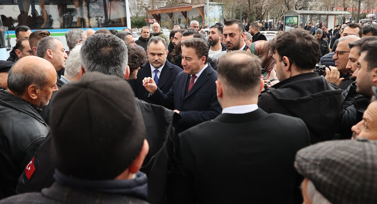 alibabacan's tweet photo. Balıkesir Bigadiç sokaklarındaydık.

Belediye Başkan Adayımız Cemal Mehmet Nalça ile birlikte Bigadiç'e DEVA olacak çözümlerimizi anlattık.

Bizleri samimiyeti ile karşılayan, sohbetlerine ortak eden, önerilerini paylaşan tüm vatandaşlarımıza teşekkür ediyorum. https://t.co/6jGM0o4T7M