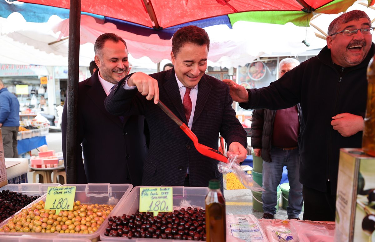 alibabacan's tweet photo. Balıkesir Bigadiç sokaklarındaydık.

Belediye Başkan Adayımız Cemal Mehmet Nalça ile birlikte Bigadiç'e DEVA olacak çözümlerimizi anlattık.

Bizleri samimiyeti ile karşılayan, sohbetlerine ortak eden, önerilerini paylaşan tüm vatandaşlarımıza teşekkür ediyorum. https://t.co/6jGM0o4T7M