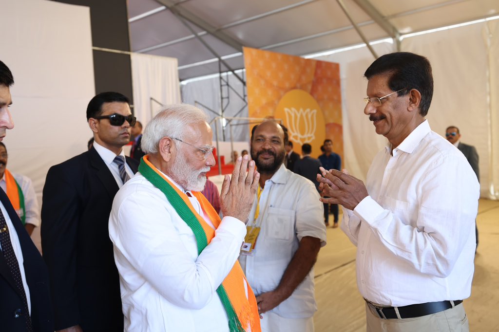 surendranbjp's tweet photo. Professor TJ Joseph, a symbol of resilience, whose hands were chopped by PFI terrorists, had a meeting with Prime Minister @narendramodi Ji in Kochi yesterday. https://t.co/QMKBLrDSd1