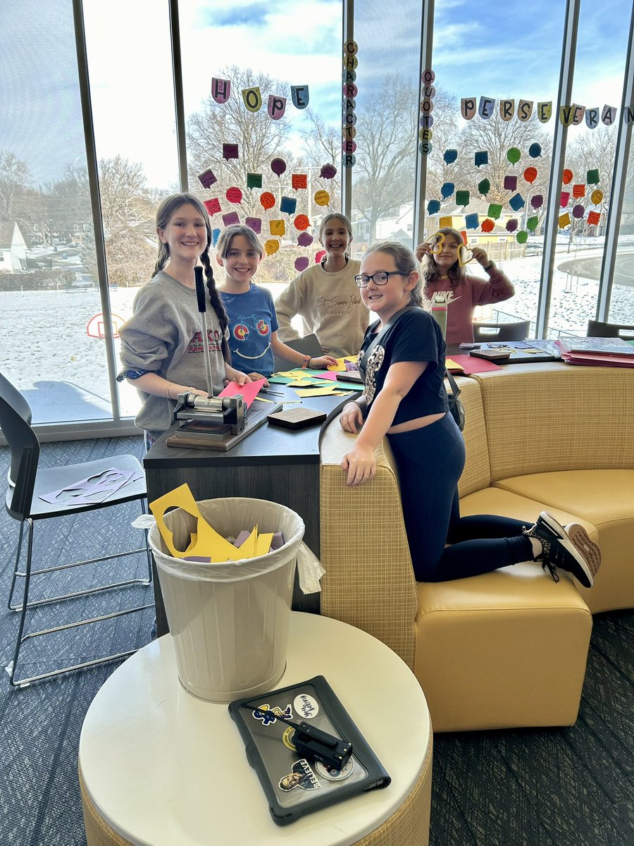 Students preparing for kindness week (Jan 22-26th) shine ✨ @SMSDkindnessweek <a href="/DiemerEagles/">Diemer Eagles SMSD</a> <a href="/theSMSD/">SM School District</a>