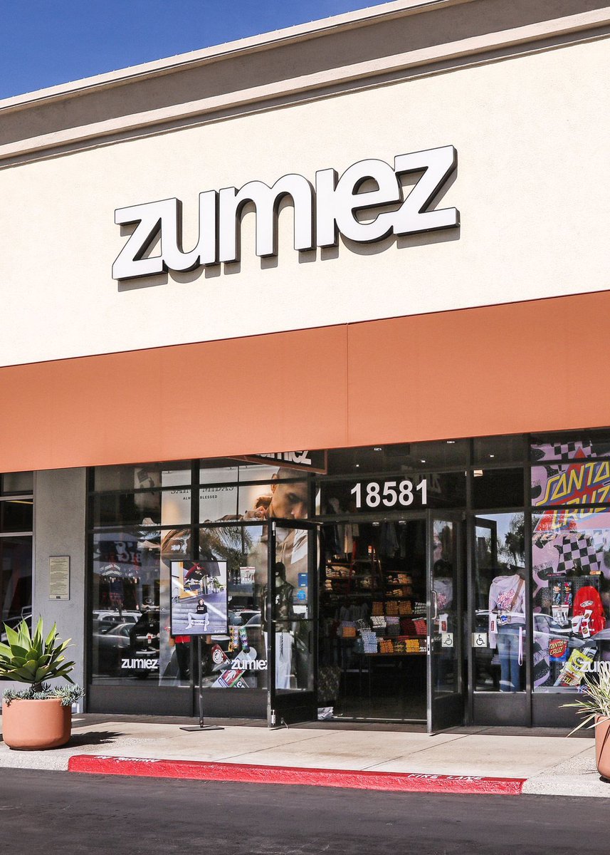 5PointsPlazaHB's tweet photo. Ride into the year with the coolest skate and streetwear trends from Zumiez! Stay ahead of the style game @zumiezhb. 🤙🛹
Direct Store #: (714) 847-3839
https://t.co/y42wffnxYP https://t.co/Sz5GvsPCPY