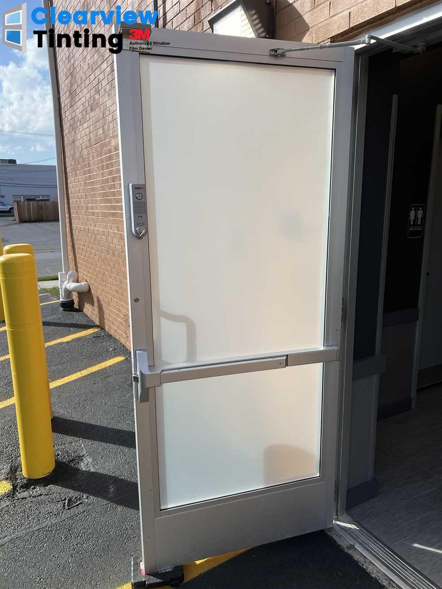 🚪 Need more privacy? This #MayfieldHeightsOH business opted for 3M Milano Privacy film to deter prying eyes 👀 #PrivacySolutions #3MWindowFilm #WindowFilm #PrivacyFilm