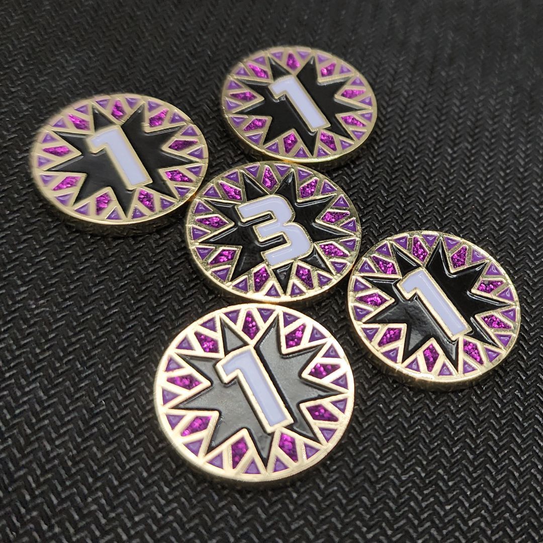 Shimmering 18K gold plating with sparkling violet enamel. Our Starfall Metal Damage counters are the perfect addition to be used in your Lorcana gameplay.

luxuryplaystyle.com/collections/lo…

#tradingcards #lorcana #tcg #tcglorcana #lorcanatcg #tcgcollector