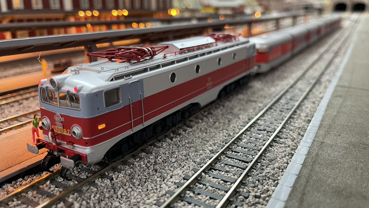 VTrenes89915's tweet photo. 13 Enero 2024 precioso @TalgoGroup en el club #amfe de esplugas #ibertren #iphone12promax https://t.co/XlTfcclrJM