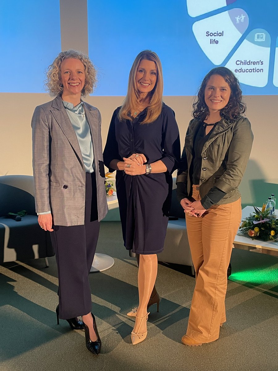 Laura Ryan tweet media