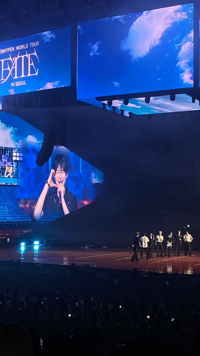 luvuntill's tweet photo. 체조 경기장 엔하이픈 서울 페이트 콘서트 
13구역 17열 통로 좌석 시야 공유

무대와는 생각보다 가깝지만 멤버들은 콩알만하게 보여요

줌 x                                 줌 o https://t.co/qroDNI25Tk