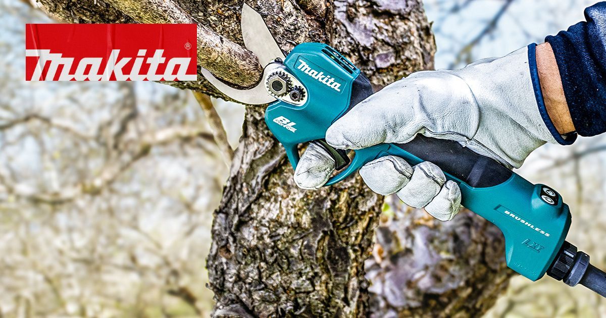 Experience seamless control with our LXT Pruning Shear! The shear blade control is intelligently interlocked with the trigger, ensuring effortless and precise blade management for a smoother operation. Website link: buff.ly/3HpW9Yo Product code: DUP180 #makitauk